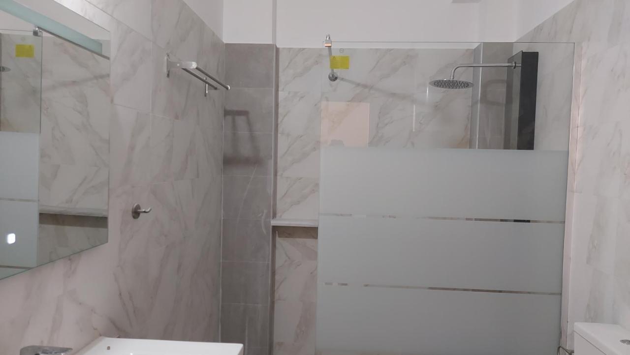 شقة فرافرونا  في Filoxenia House Near Airport المظهر الخارجي الصورة
