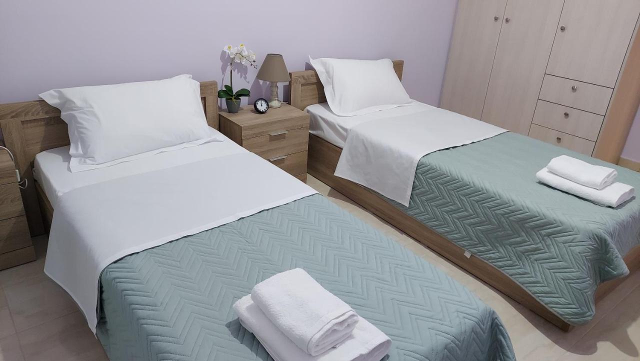 شقة فرافرونا  في Filoxenia House Near Airport المظهر الخارجي الصورة