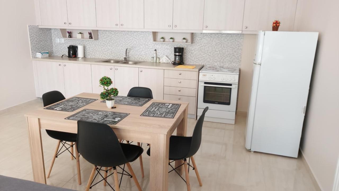 شقة فرافرونا  في Filoxenia House Near Airport المظهر الخارجي الصورة