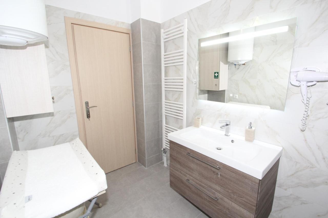 شقة فرافرونا  في Filoxenia House Near Airport المظهر الخارجي الصورة