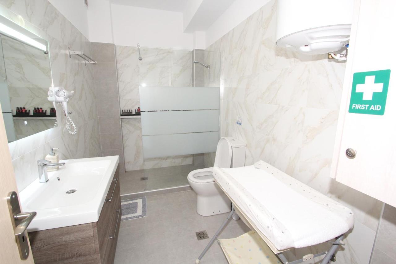 شقة فرافرونا  في Filoxenia House Near Airport المظهر الخارجي الصورة